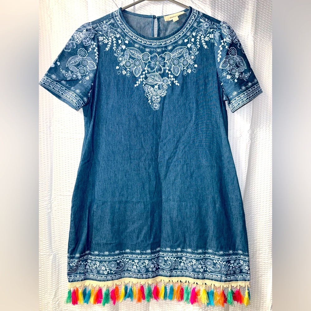 Onetheland dress size M